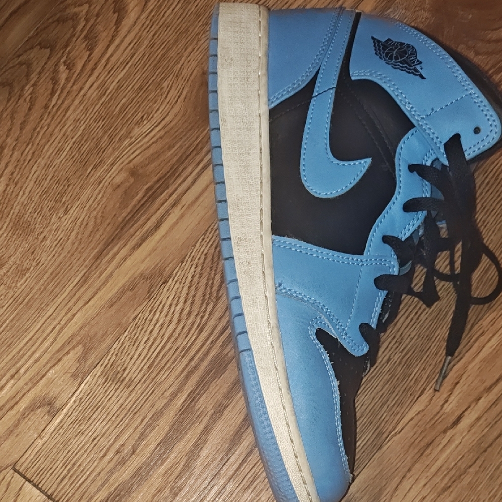 Jordan Kids Black and Light Blue Sneakers - Picture 3 of 4